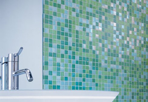 Мозаика для ванной способна заменить плитку