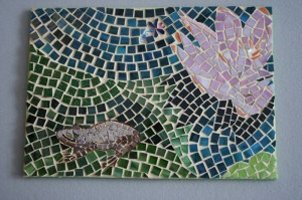 Необычный орнамент с помощью мозаики из битой плитки